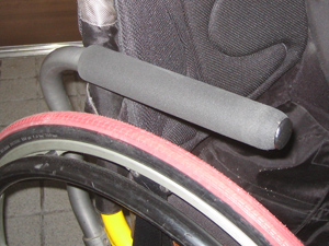 車椅子のアームレスト